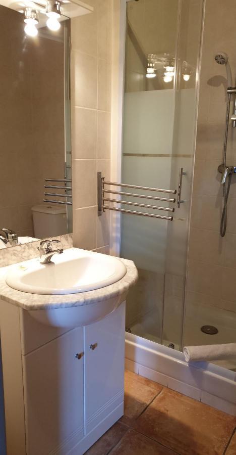 Auberge le lupin blanc Revest-des-Brousses Extérieur photo